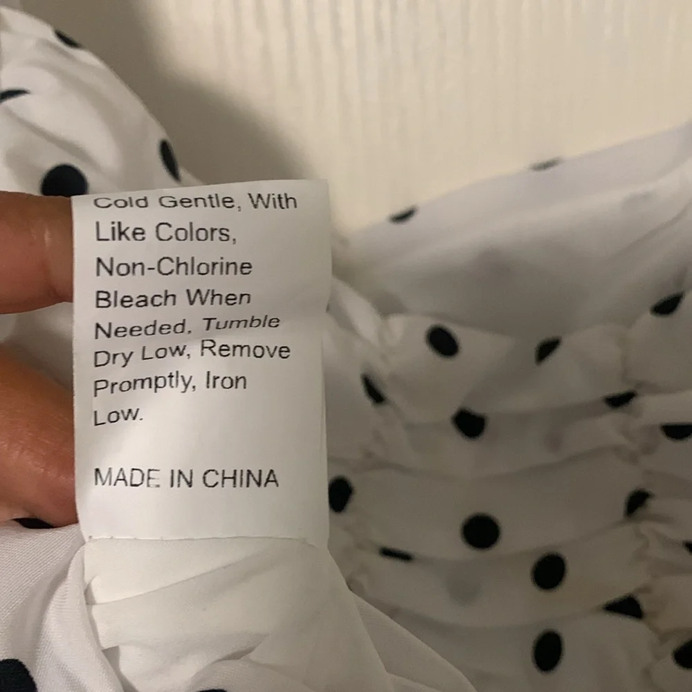 Size M SHEIN Ruched women’s Top sexy summer wear weather blouse polka dots used - Picture 10 of 14